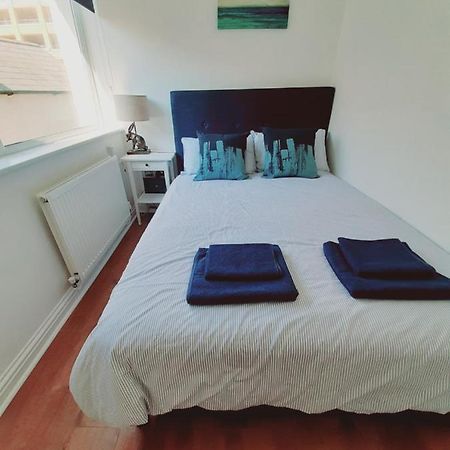 Cosy 1 Bedroom Apartment In The Heart Of Ландъндо Екстериор снимка
